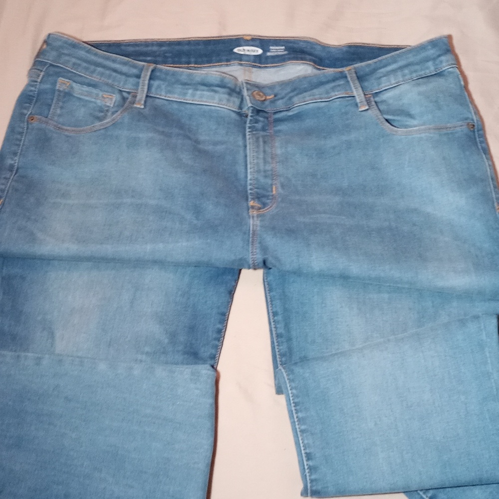 These are brand new, light blue old navy jeans.